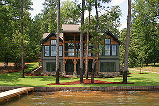 Lake home in Willow Glynn